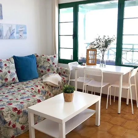 Puerto Del Carmen With Sea Views 아파트