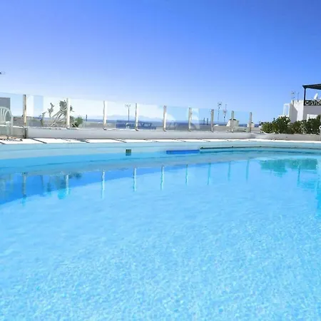 Puerto Del Carmen With Sea Views 蒂亚斯